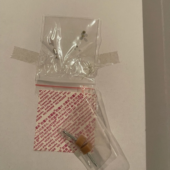 BADGLEY MISCHKA DAVIDA II GOLD SATIN SHOES SZ 71/2 - Picture 7 of 8